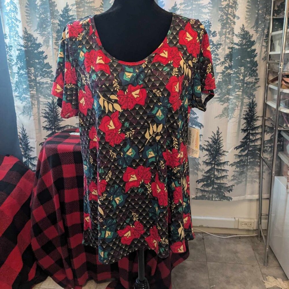 LulaRoe Red Floral Classic Tee